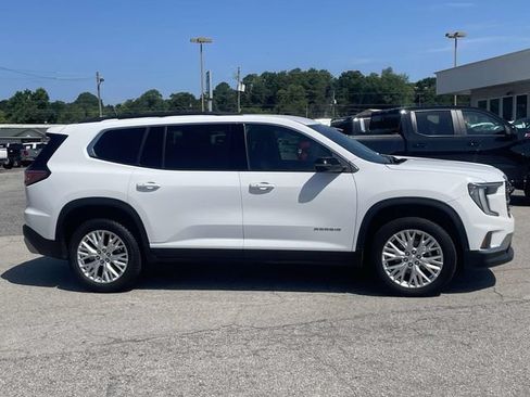Used 2024 GMC Acadia Elevation FWD image 2