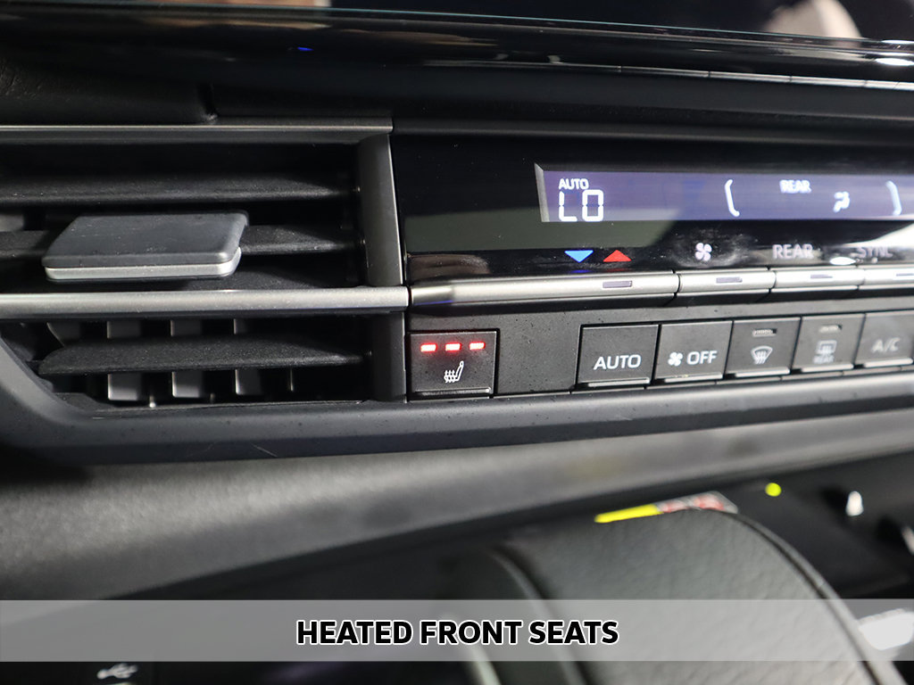 Used 2025 Toyota Sienna XSE FWD image 7