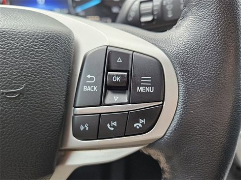 Used 2023 Ford Explorer XLT image 23