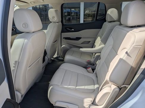 Used 2023 GMC Acadia Denali w/ Denali Ultimate Package FWD image 28