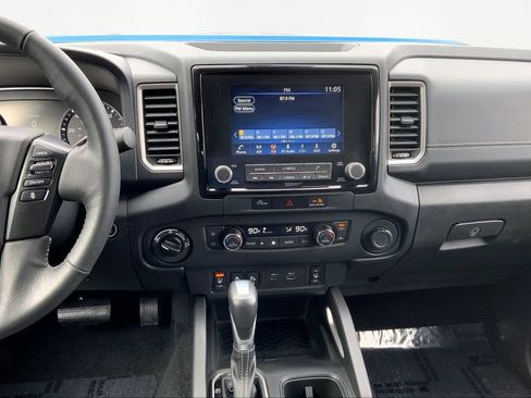 Used 2024 Nissan Frontier SV w/ SV Convenience Package image 9