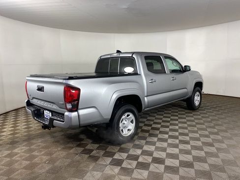 Used 2022 Toyota Tacoma SR image 3