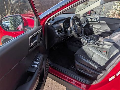 Used 2024 Mitsubishi Outlander SE image 27