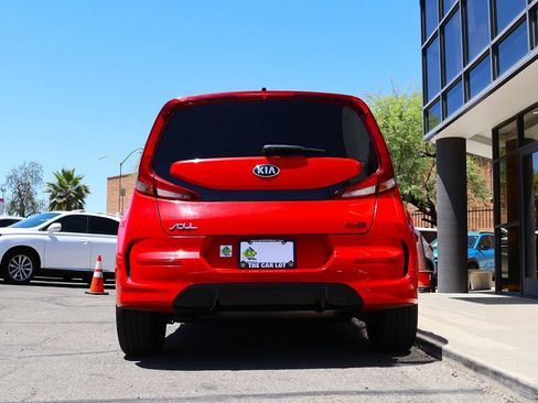 Used 2020 Kia Soul GT-Line FWD image 12
