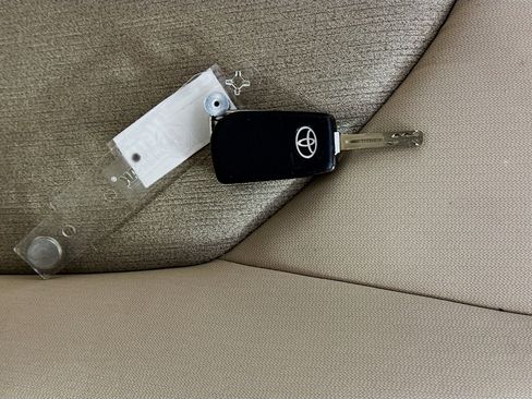 Used 2023 Toyota Camry LE image 32