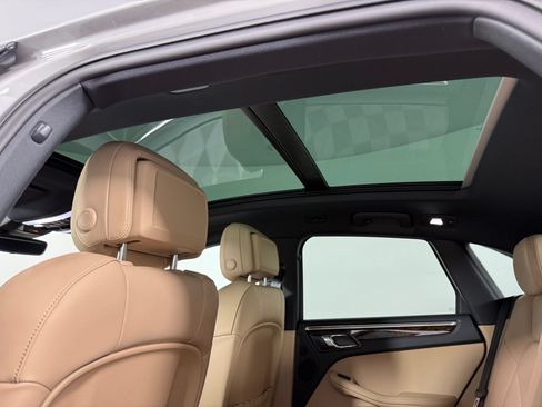 Certified 2026 Porsche Macan AWD/4WD image 23