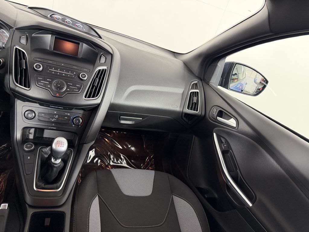 Used 2018 Ford Focus ST FWD image 25