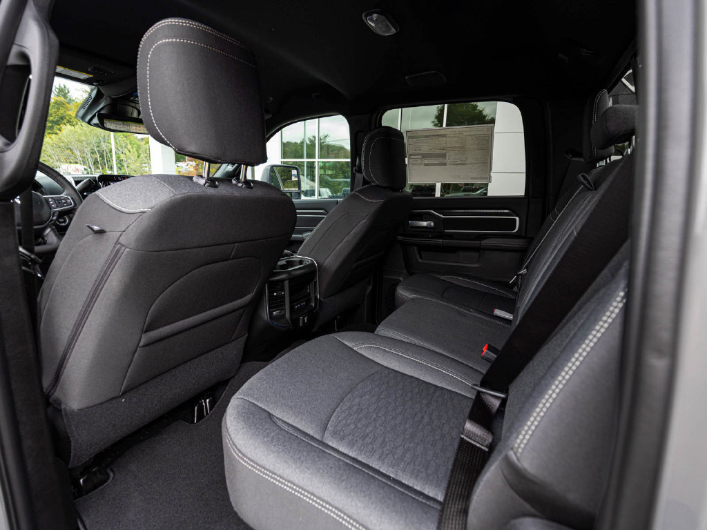 New 2026 RAM 3500 Big Horn AWD/4WD image 27