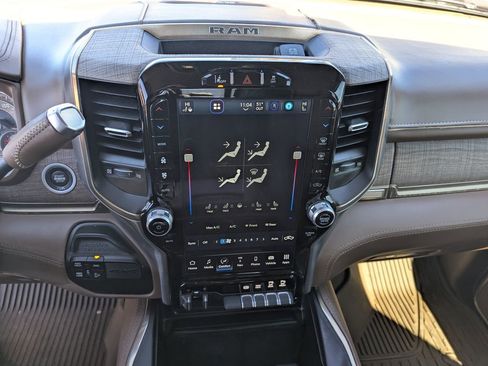 Used 2022 RAM 2500 Limited AWD/4WD image 18