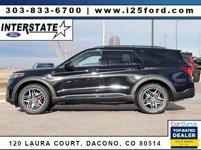 New 2026 Ford Explorer ST-Line w/ ST-Line Street Pack AWD/4WD image 2