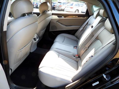 Used 2015 Hyundai Genesis 3.8 image 26