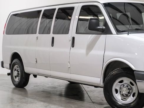 Used 2012 Chevrolet Express 3500 LT w/ LT Preferred Equipment Group image 10