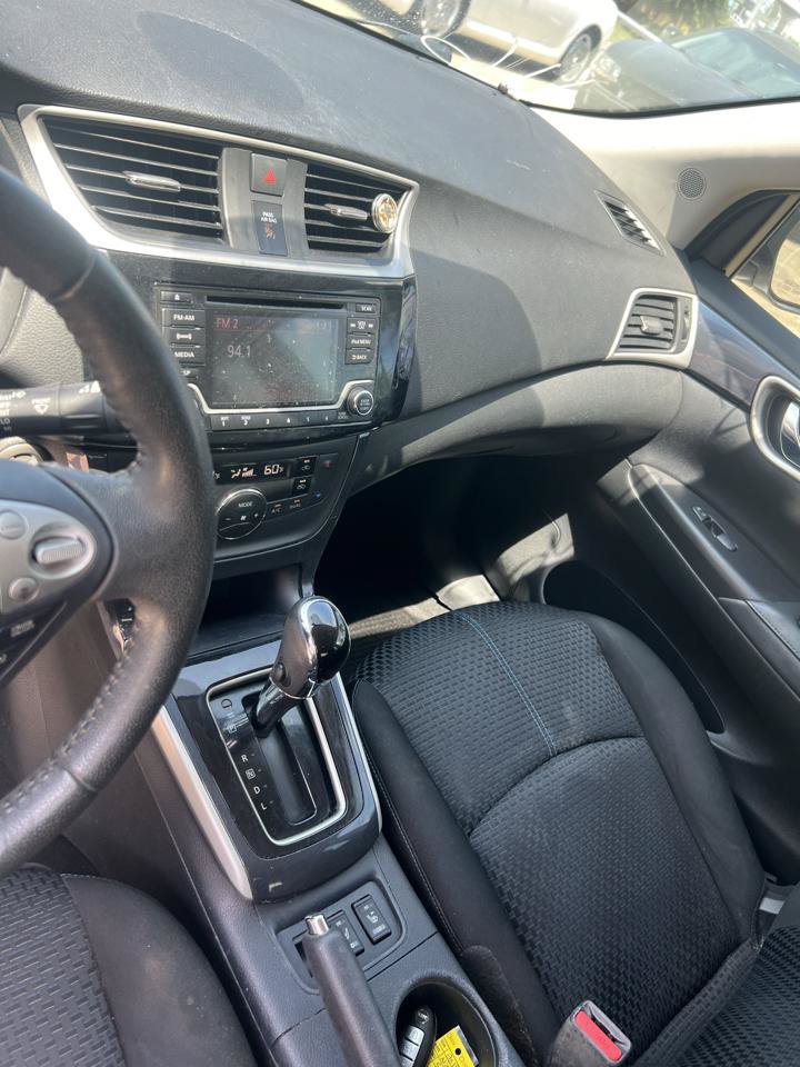 Used 2018 Nissan Sentra SR w/ SR Midnight Edition Package FWD image 12