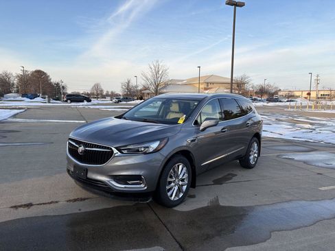 Used 2021 Buick Enclave Premium w/ Sun and Sites Package image 23