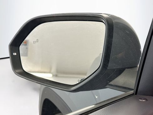 Used 2025 Volkswagen Atlas SE image 16