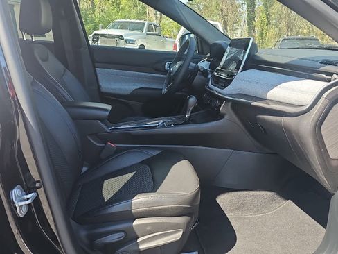 Used 2025 Jeep Compass Latitude image 22