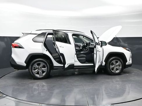 Used 2025 Toyota RAV4 XLE image 41