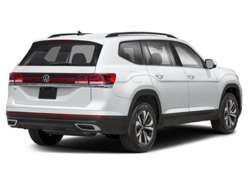 Used 2024 Volkswagen Atlas SE w/ Panoramic Sunroof Package FWD image 5