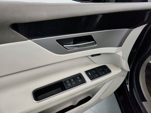 Used 2016 Jaguar XF Prestige RWD image 21