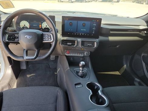 Used 2025 Ford Mustang GT RWD image 9