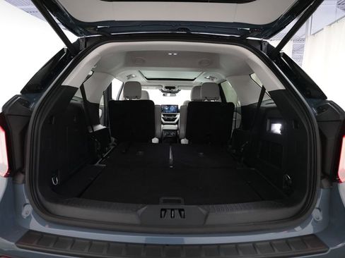 Used 2025 Ford Explorer Active w/ Active Comfort Package image 10