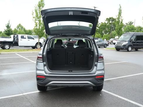 Used 2025 Volkswagen Taos S AWD/4WD image 17