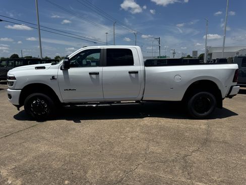New 2026 RAM 3500 Lone Star AWD/4WD image 7