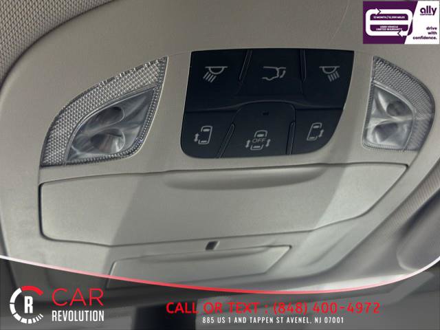 Used 2023 Chrysler Pacifica Touring-L FWD image 39