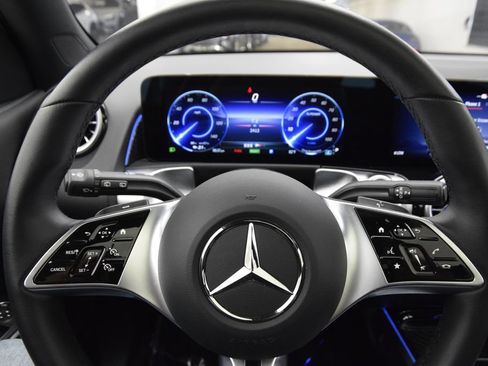 Used 2024 Mercedes-Benz EQB 250+ image 22