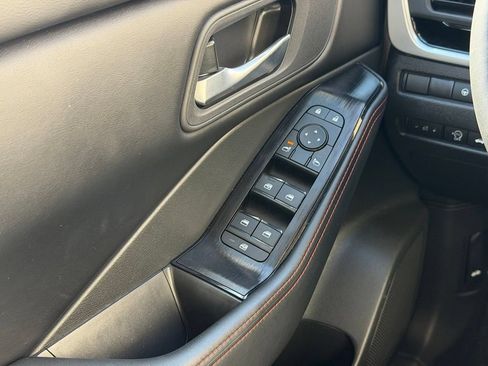 Used 2026 Nissan Rogue SV AWD/4WD image 8