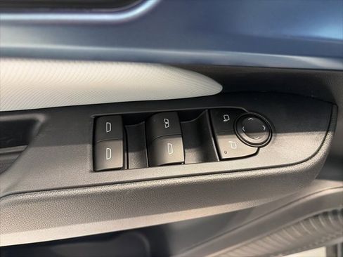 New 2026 Chevrolet Equinox EV LT image 9