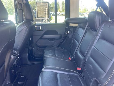 Used 2018 Jeep Wrangler Unlimited Sahara AWD/4WD image 36