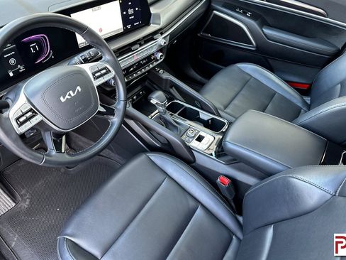 Used 2025 Kia Telluride S image 10