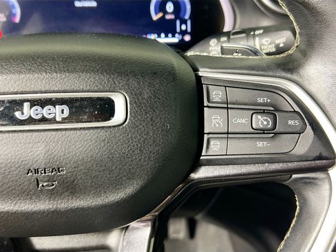 Used 2021 Jeep Grand Cherokee L Laredo image 19