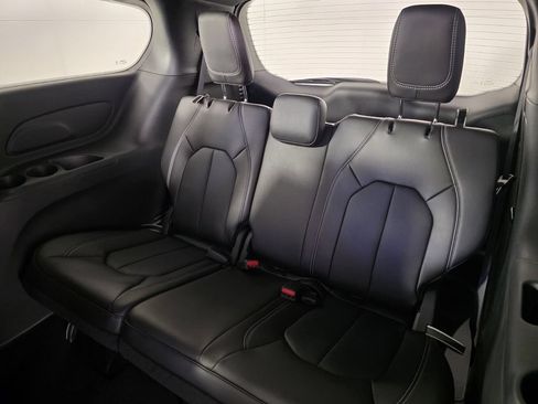 New 2026 Chrysler Pacifica Select w/ S Appearance Package FWD image 17