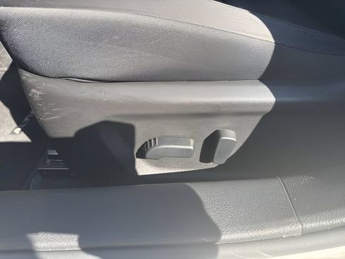Used 2025 Nissan Altima 2.5 SV FWD image 10