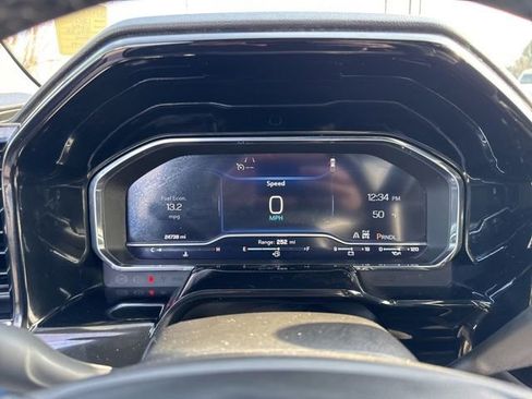 Used 2025 Chevrolet Silverado 2500 LT w/ Convenience Package image 21