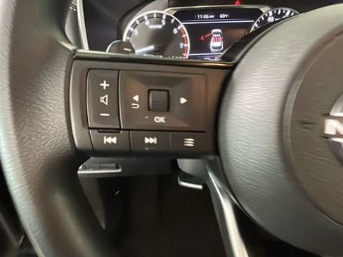Used 2023 Nissan Rogue SV AWD/4WD image 16