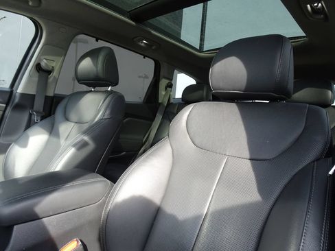 Used 2020 Hyundai Santa Fe Limited FWD image 10