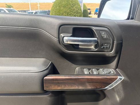 Used 2020 GMC Sierra 1500 SLT RWD image 19