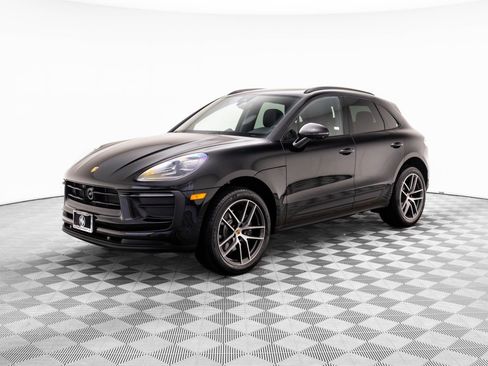 Certified 2026 Porsche Macan AWD/4WD image 1
