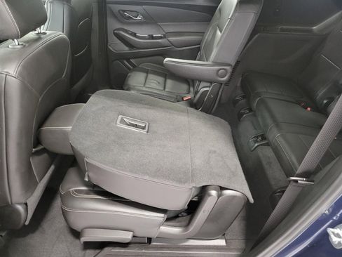Used 2023 Chevrolet Traverse LT image 25