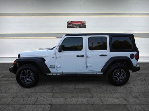 Used 2018 Jeep Wrangler Unlimited Sport S AWD/4WD image 4
