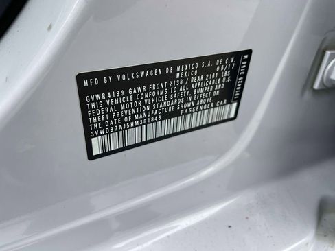 Used 2017 Volkswagen Jetta SE image 18