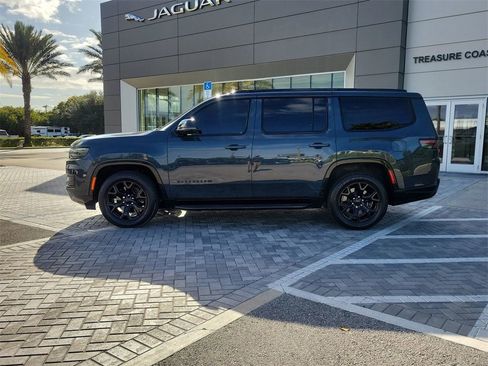 Used 2024 Jeep Wagoneer Series II image 2