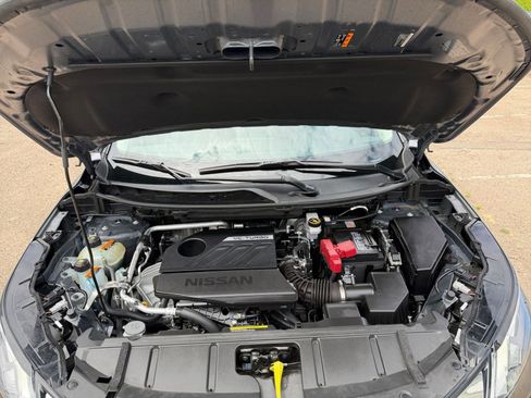 Used 2025 Nissan Rogue SV FWD image 34
