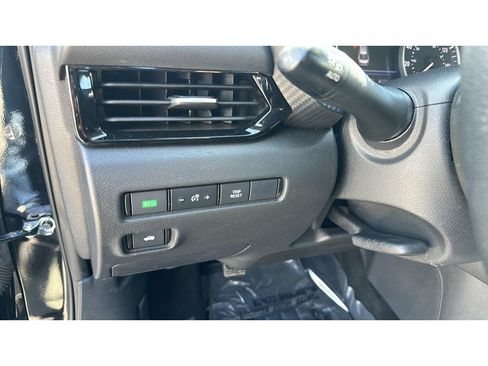 Used 2024 Nissan Sentra SV FWD image 19