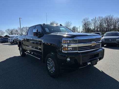 Used 2016 Chevrolet Silverado 3500 High Country w/ Duramax Plus Package image 7