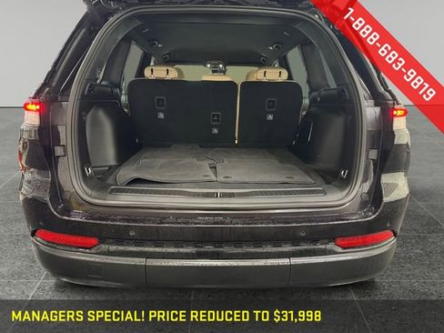 Used 2023 Jeep Grand Cherokee Limited w/ Luxury Tech Group II image 18