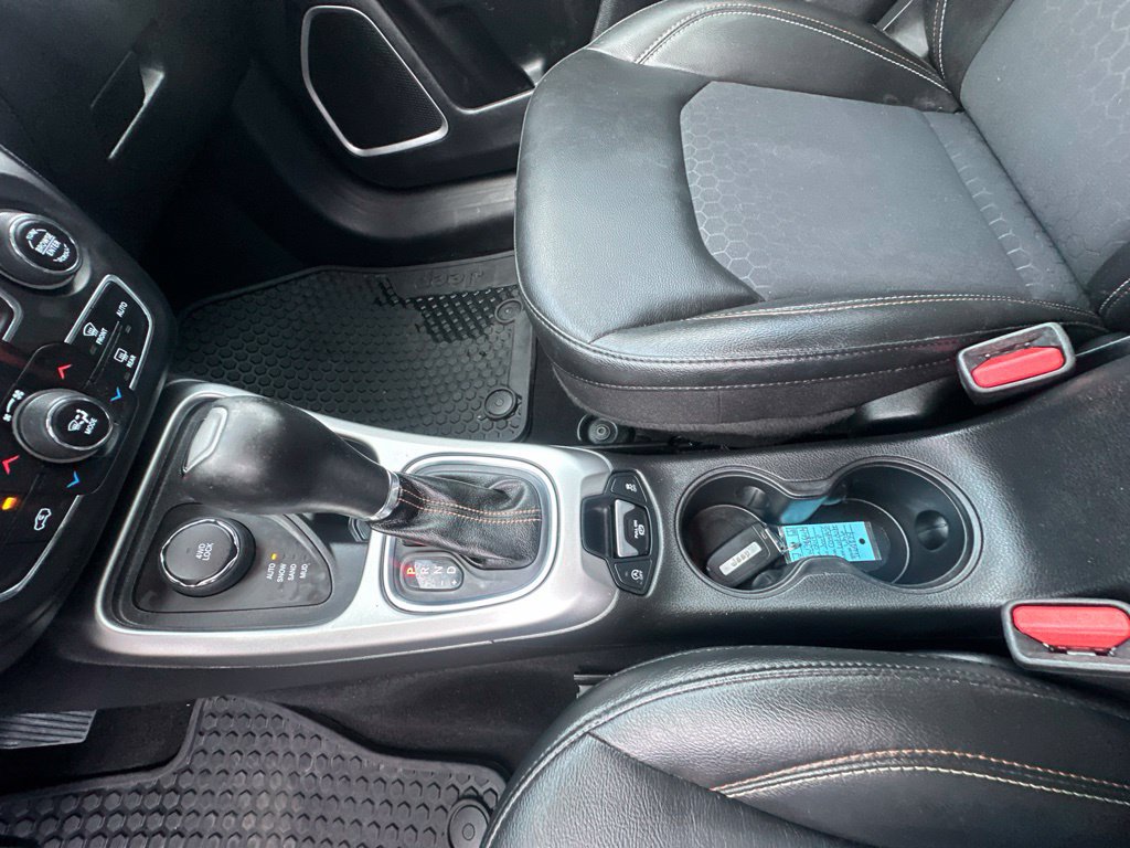 Used 2019 Jeep Compass Latitude w/ Cold Weather Group AWD/4WD image 19